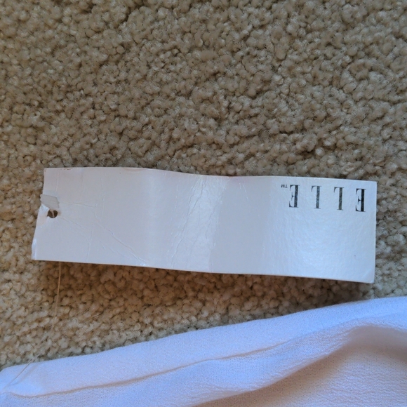 New! Elle Floral Blouse - Picture 7 of 7